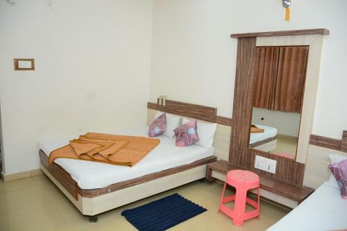 Dwarka Bhavan Hotel
