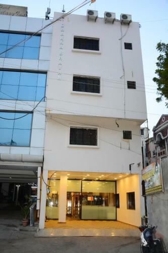 Dwarka Bhavan Hotel