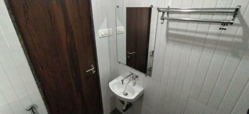Hotel Sai Gold Inn