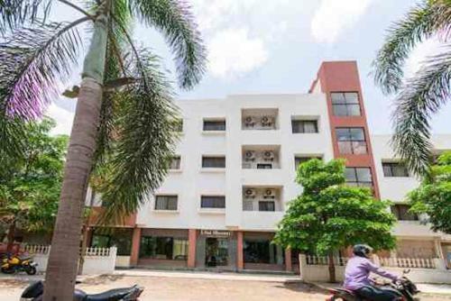 Sai Bhoomi Service Apartment
