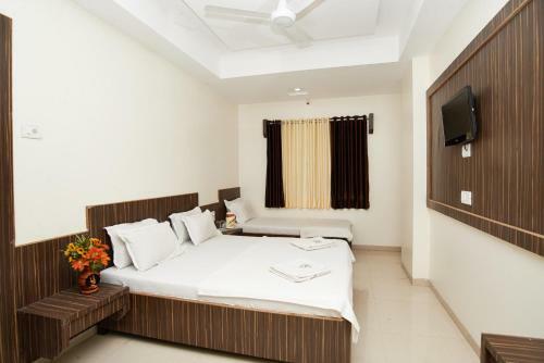 Hotel Sai Pooja Accomodations