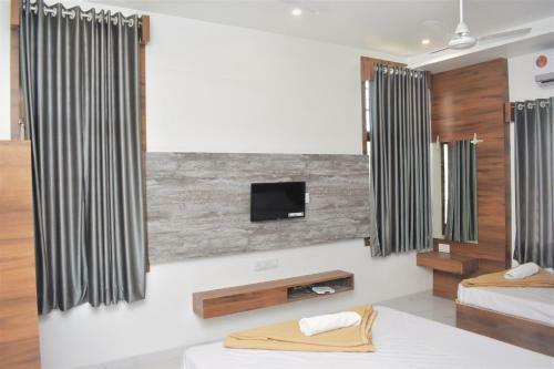 Hotel Sai Pooja Accomodations