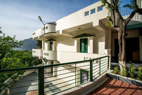 Lakoum Bliss, A Pet Friendly 3bhk With Mountain View