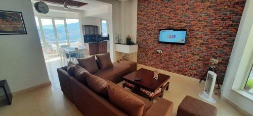 Hotel Amravati Resort