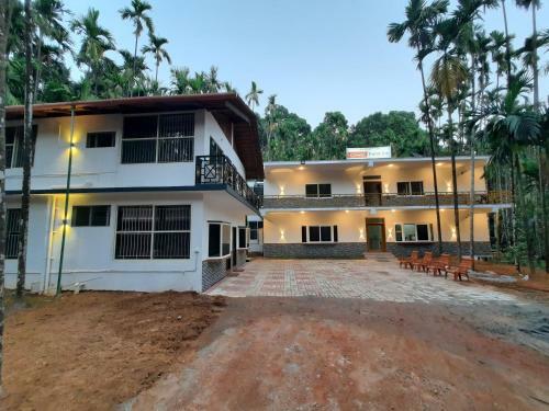 Hotel Hosamane Farm Inn