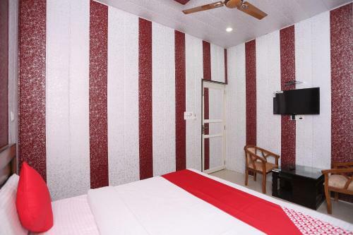 Oyo 28442 Hotel Sudhir