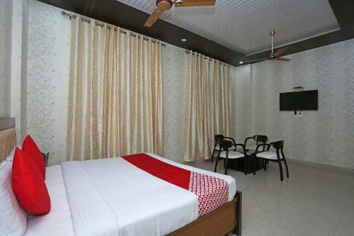 Oyo 28442 Hotel Sudhir