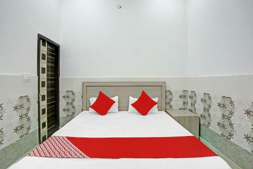 Oyo 85023 Love Kush Hotel