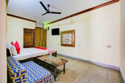 Hotel Oyo 81679 Dev Guest House