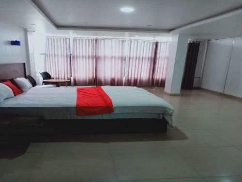 Hotel Staymaker Chums Residency