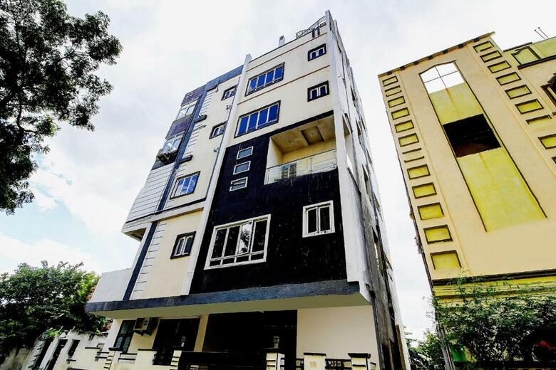 Hostal Oyo Home 79961 Comfortable Stays
