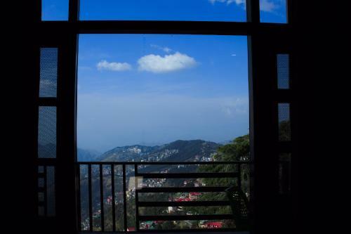 Bed & Breakfast Sleeping Buddha View