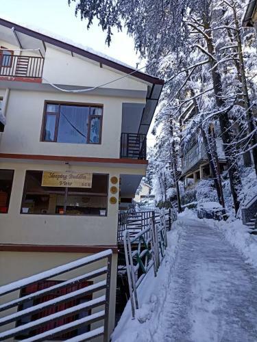 Bed & Breakfast Sleeping Buddha View