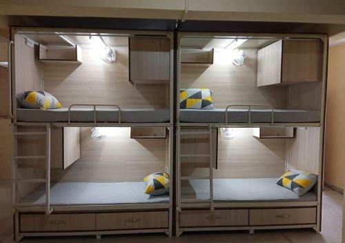 Albergue Abuzz Oxfordcaps Simla