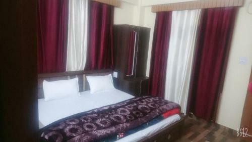 Apna Ghar B&B
