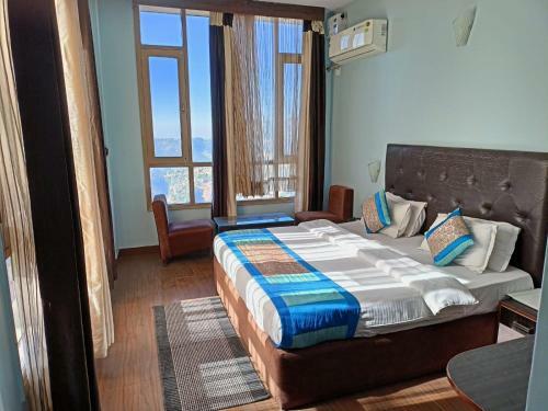 Hotel The Grand Madhushala