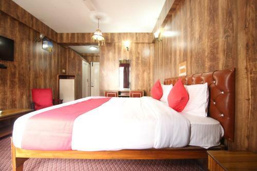 Capital O 37894 Hotel International