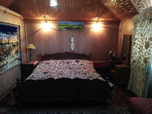 Houseboat King Of Kings