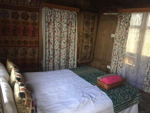 Bed & Breakfast H.b Yellow Submarine Group