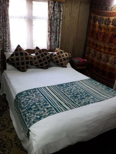 Bed & Breakfast H.b Yellow Submarine Group
