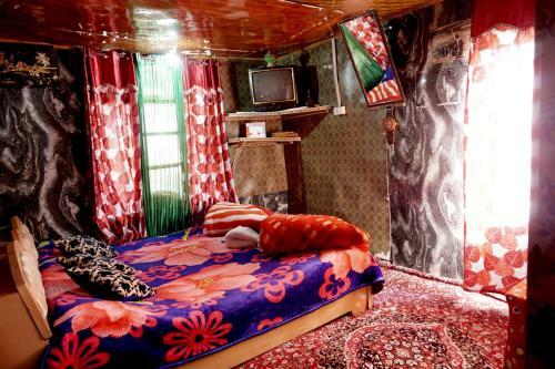 Houseboat Biloo Palace