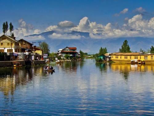 Hotel Houseboat Nightingale