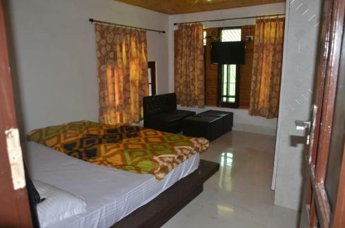 Hotel Aarya's Barzam Resort