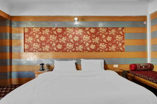 Hotel Capital O 84224 Royal Star