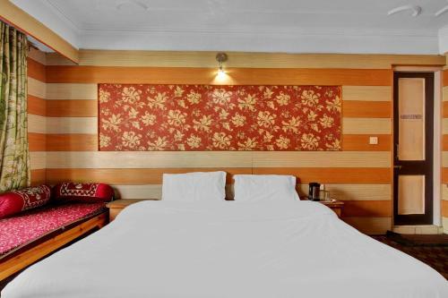Hotel Capital O 84224 Royal Star
