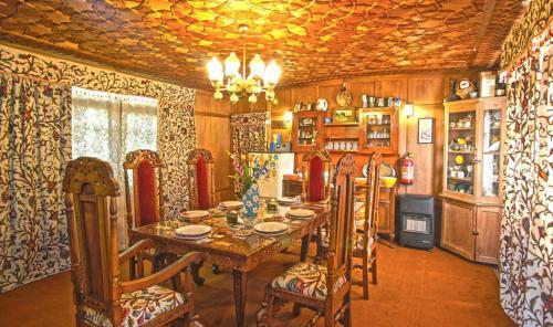 Hotel Houseboat Ngf