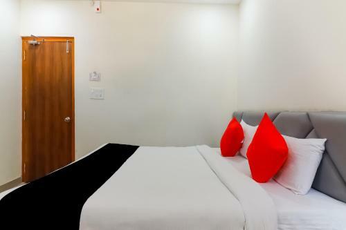 Hotel Oyo 68894 Bommarillu Residency