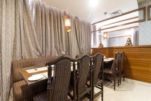 Hotel Oyo 68894 Bommarillu Residency