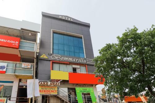 Hotel Oyo 68894 Bommarillu Residency