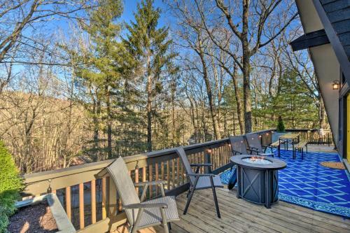 Spacious And Newly Remodeled A-frame With 2 Decks