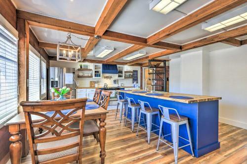 Lakefront Cottage With Boat Slip And Sun Deck!