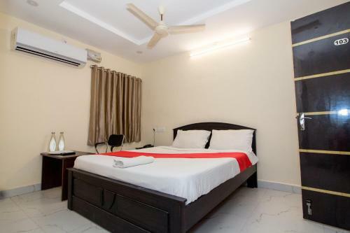Fabhotel Pearl Suites