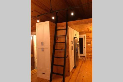 1912 Luxury Modern Carriage House