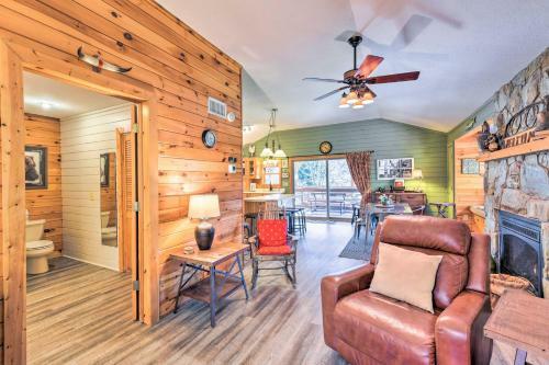 Cozy Hayesville Cabin With Fire Pit And Views!