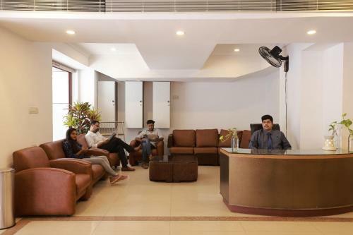 Hotel Teekay International