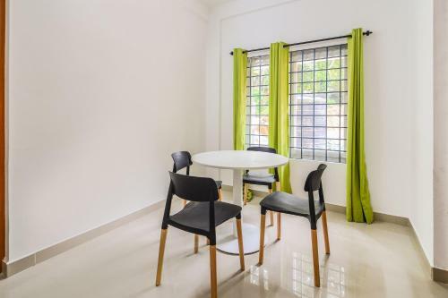 Hostal Oyo Home 38652 Elegant Stay