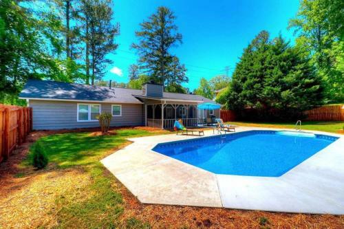 Villa Kennesaw Oasis -private Pool Comfy 4bdr Sleeps 14+