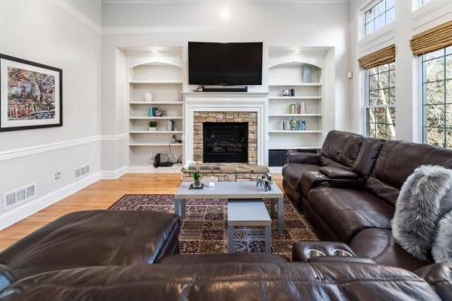 Providence Pl - Sleeps 10 - 4 Bdrms - 15 Min Dwntn