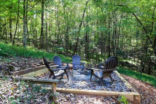 Creekside Hideaway