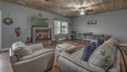 32 Acre Memory Maker By Escape To Blue Ridge