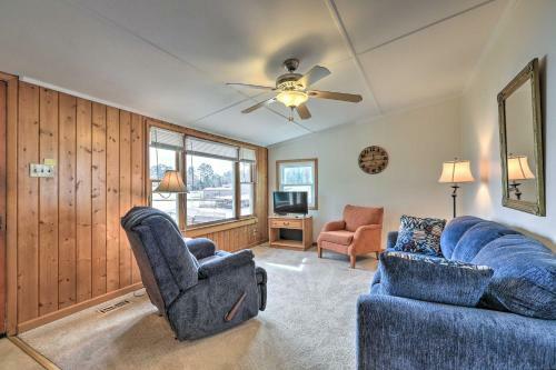 Lake Sinclair Cottage With Deck And Boat Dock!