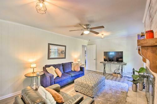 Mod Stable House On 10 Acres, Walk To Lake!