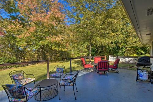 Mod Stable House On 10 Acres, Walk To Lake!