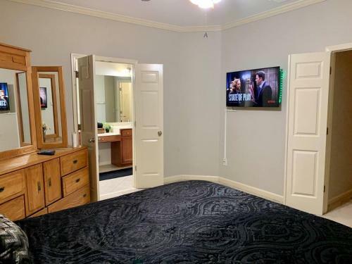 Upscale Amenity Laden Townhome Minutes From Atl