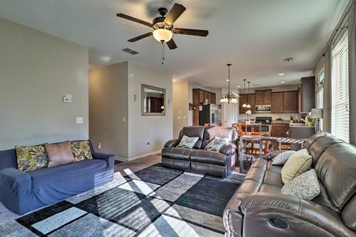 Suburban Family House With Easy Access To Downtown!