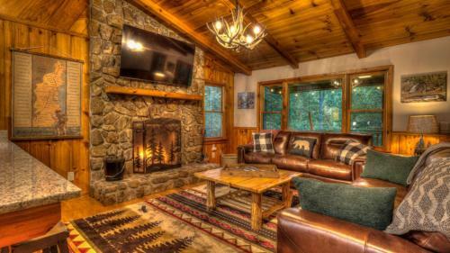 Bear Paw Hollow By Escape To Blue Ridge